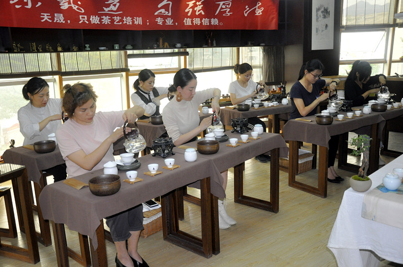 四平茶艺培训学员问天晟茶艺培训学校：天晟茶艺培训学校怎样招生？(图3)